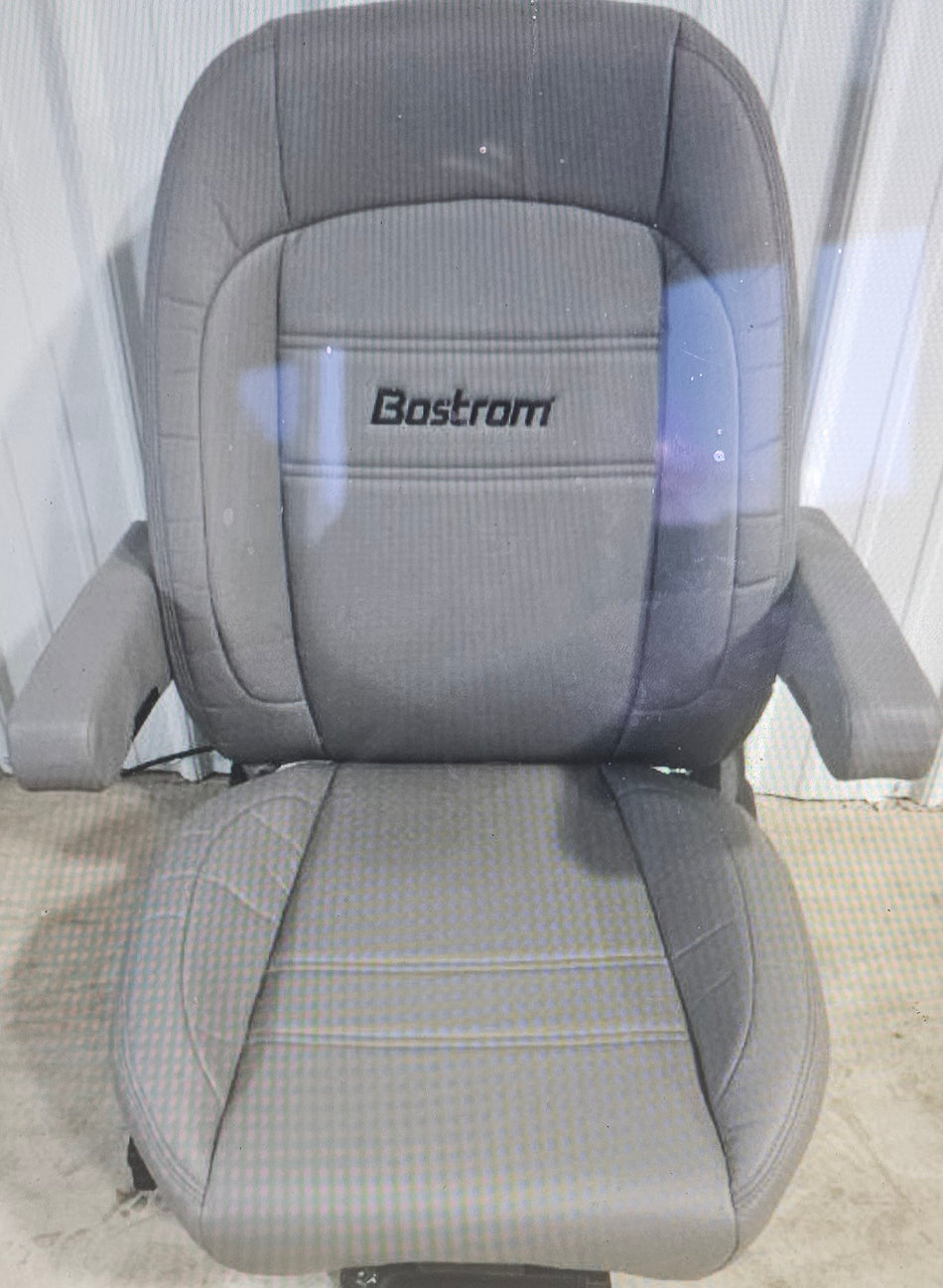 Bostrom Pro Ride Low Base Mid Back Seat