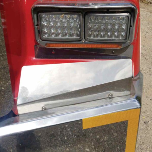 Trux KW. T800 Under Headlight Fender Guards (1987-1995)