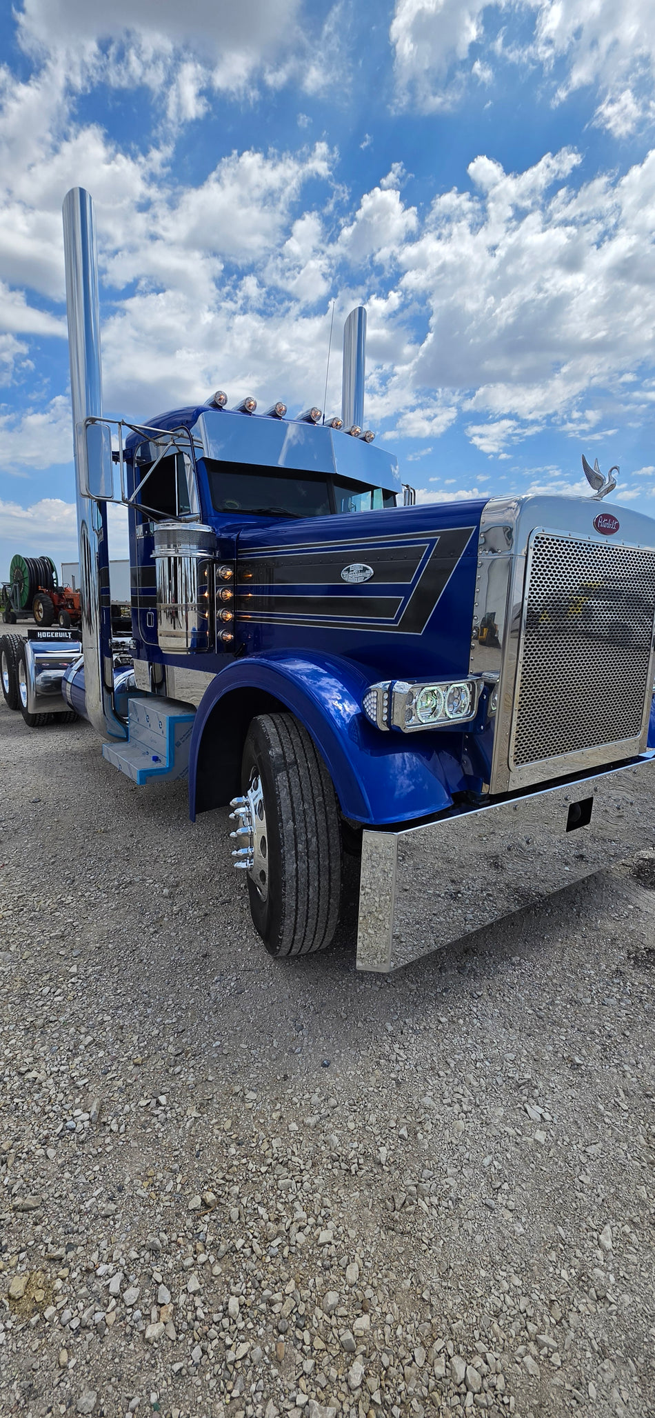 2001 Peterbilt Flat Top 379 Daycab