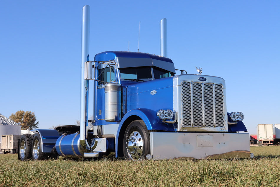 2001 Peterbilt 379 Day Cab ( ISX Cummins Fresh Overhaul)