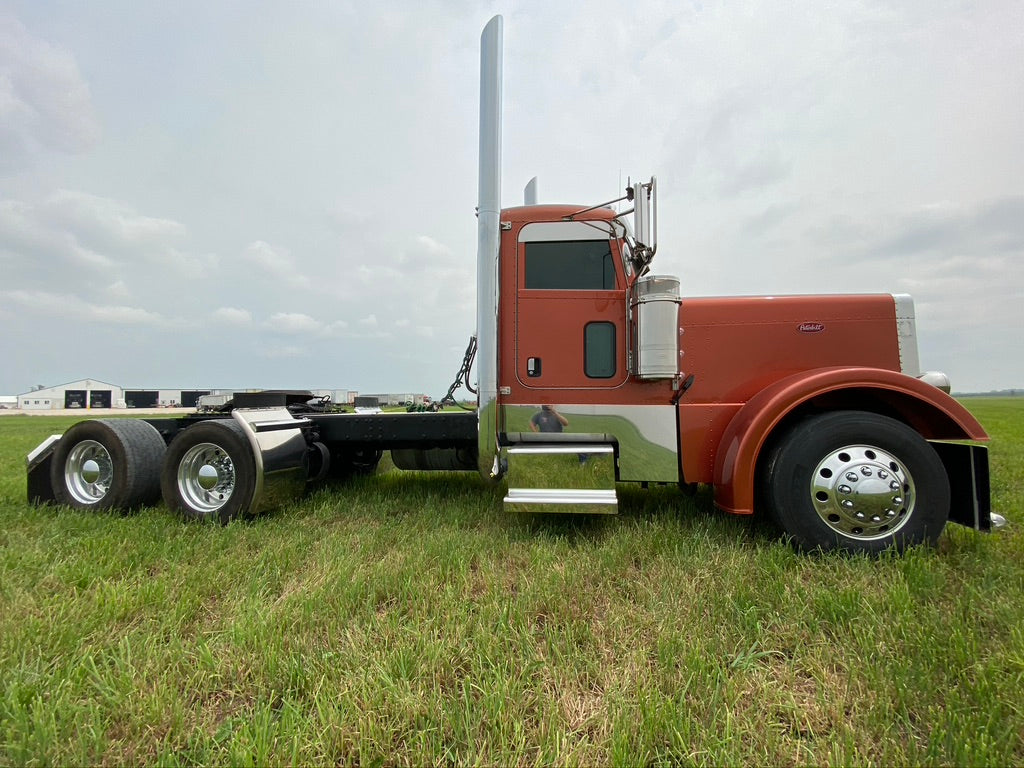 2007 Peterbilt 379 Day Cab