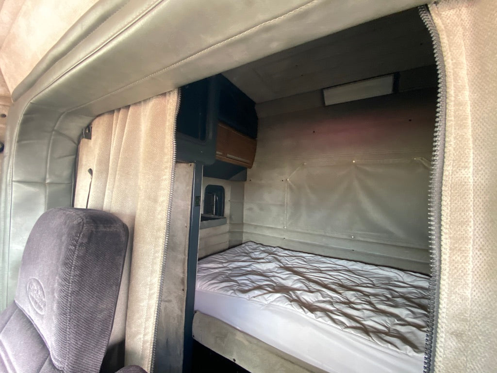 1996 Peterbilt 379 EXH