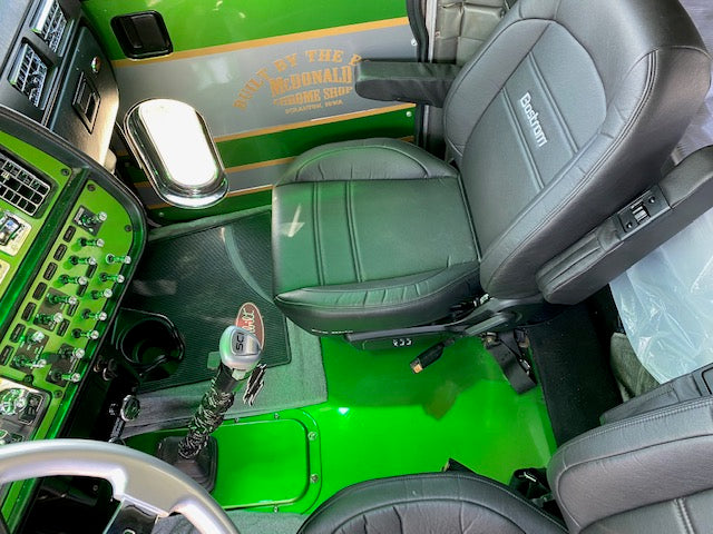 2001 379 Peterbilt Fresh out of frame overhaul (1997 PRE-ELOG engine)