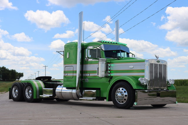 2001 379 Peterbilt Fresh out of frame overhaul (1997 PRE-ELOG engine)