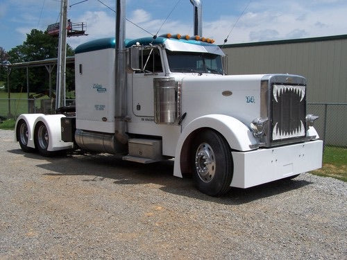 Talladega Fiberglass Peterbilt Sleeper Panels 63” 8” with No Fairing