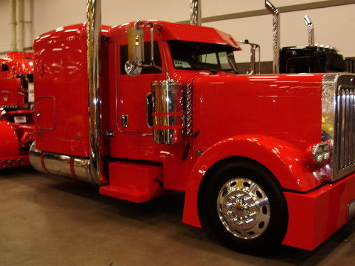 Talladega Fiberglass Peterbilt Sleeper Panels 63” 8” with No Fairing